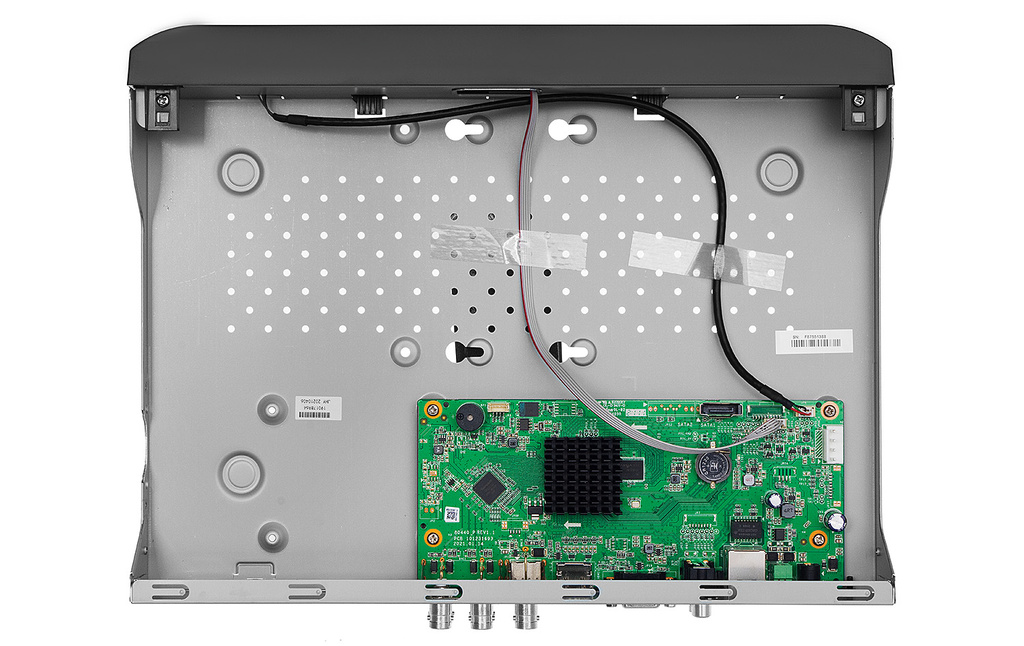 AcuSense Hikvision iDS-7204HQHI-M1/XT DVR 4 canaux 1080P H.265 Pro+ 1x SATA 10 TB