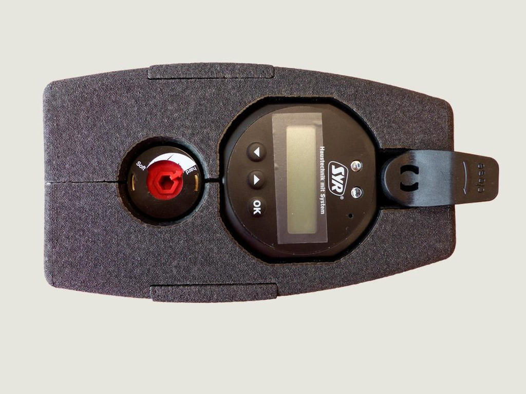 Softener for heating and cooling system cylinder 4L flange 3200 DN15 up to 14 thousand liters