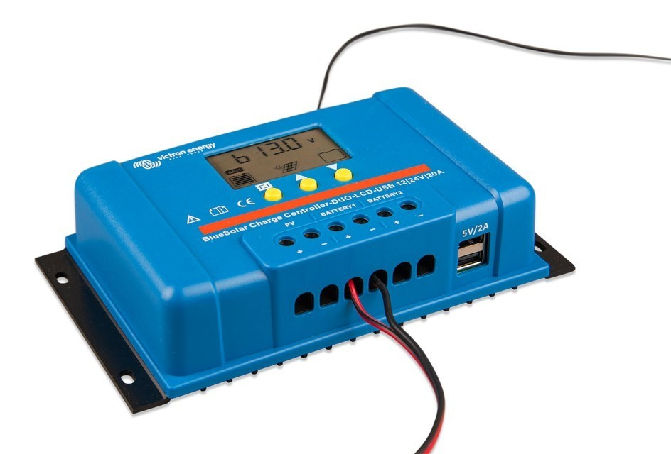 Victron Energy PWM DUO LCD & USB Charge Controller 12/24V-20A