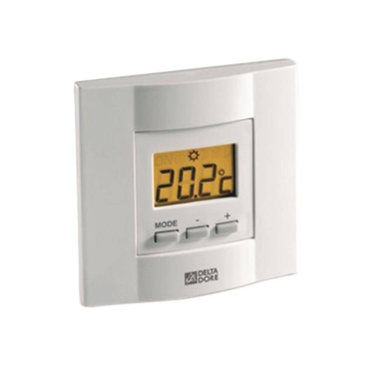 Wired room thermostat for boiler or non-reversible heat pump