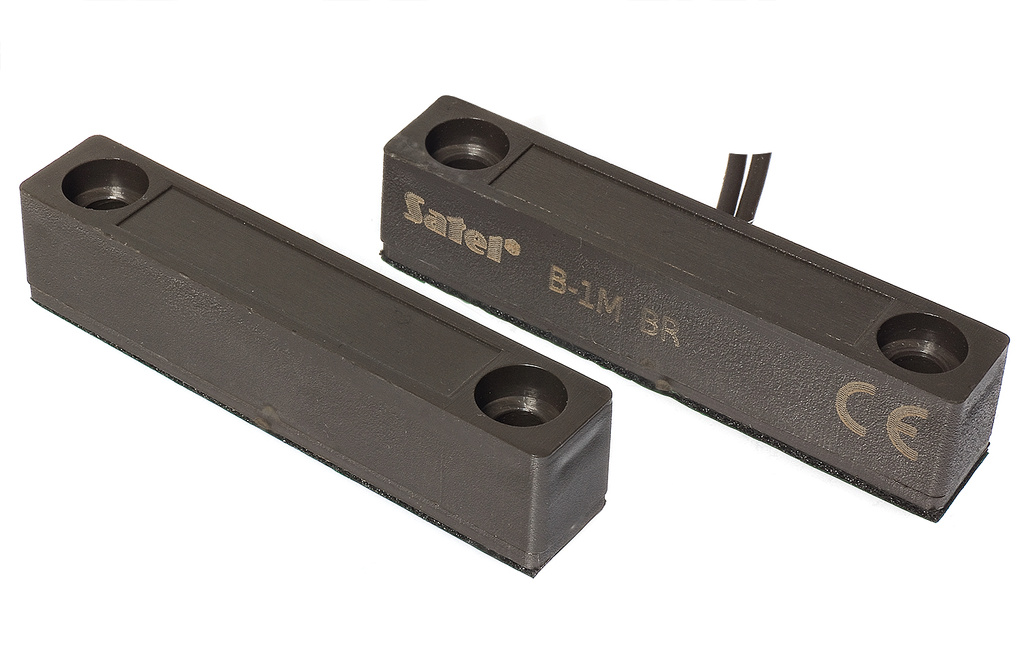 B-1M BR reed sensor for monitoring door and window openings