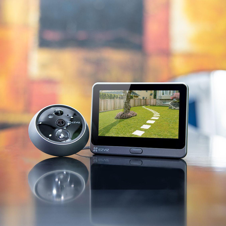 EZVIZ Viewfinder DP2C IP Camera with 32GB card