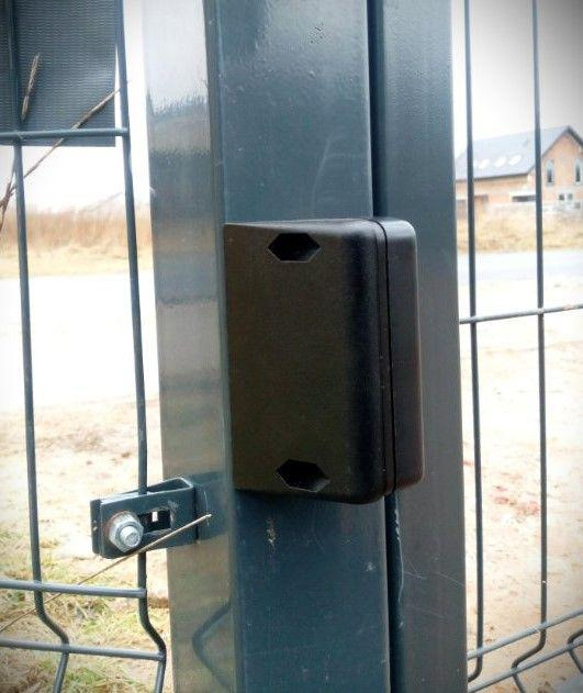 Montážní základny světelné závory Nice EPM/EPMB, sada 2 kusů