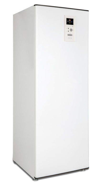 Vnitřní jednotka SHK 200M s integrovaným smaltovaným zásobníkem teplé vody. 180 l a regulátorem (pro F2040 8 a 12 kW a F2120-8, -12 a -16)