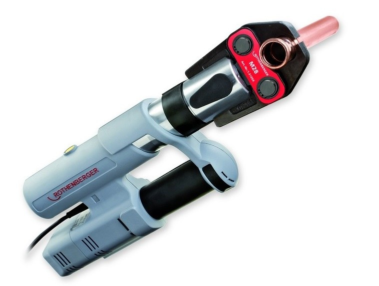 Engarzadora electrohidráulica Romax AC ECO con alimentación eléctrica de 230 V